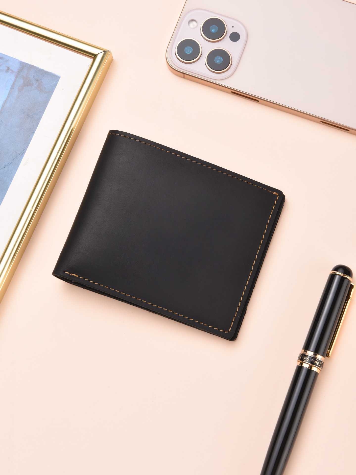 Men's Short Bi-fold Wallet Made From Full-grain Cowhide