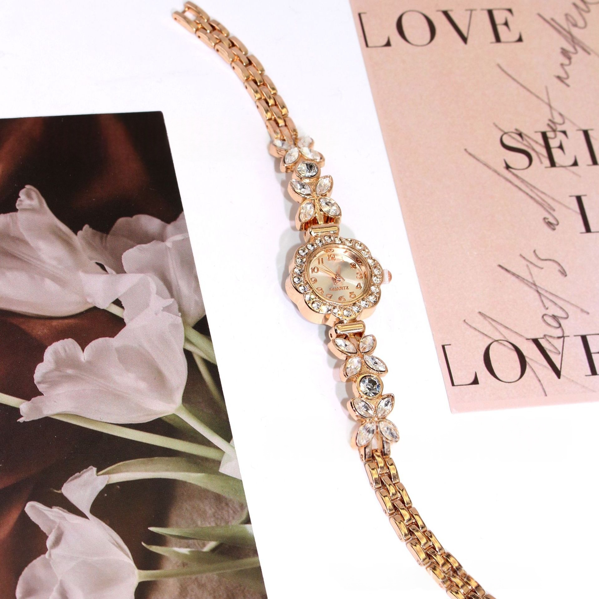 Fashion Color-Diamond Round Bracelet Watch