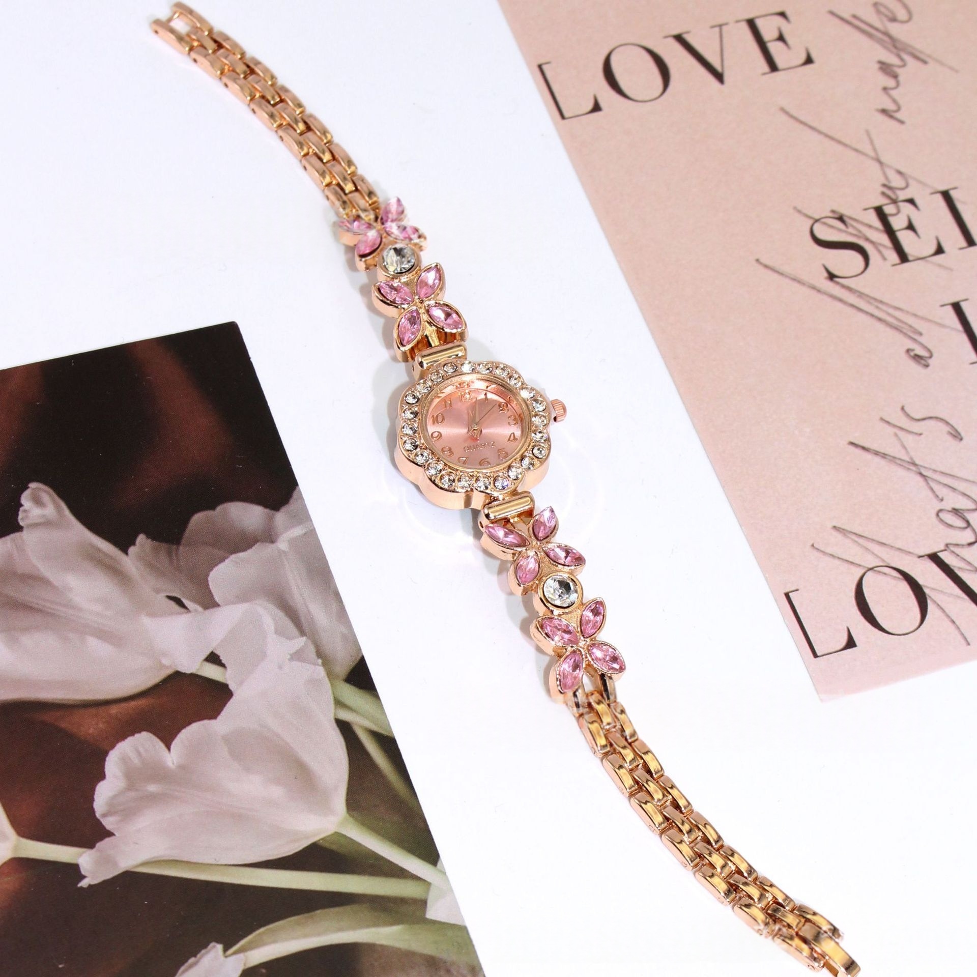 Fashion Color-Diamond Round Bracelet Watch