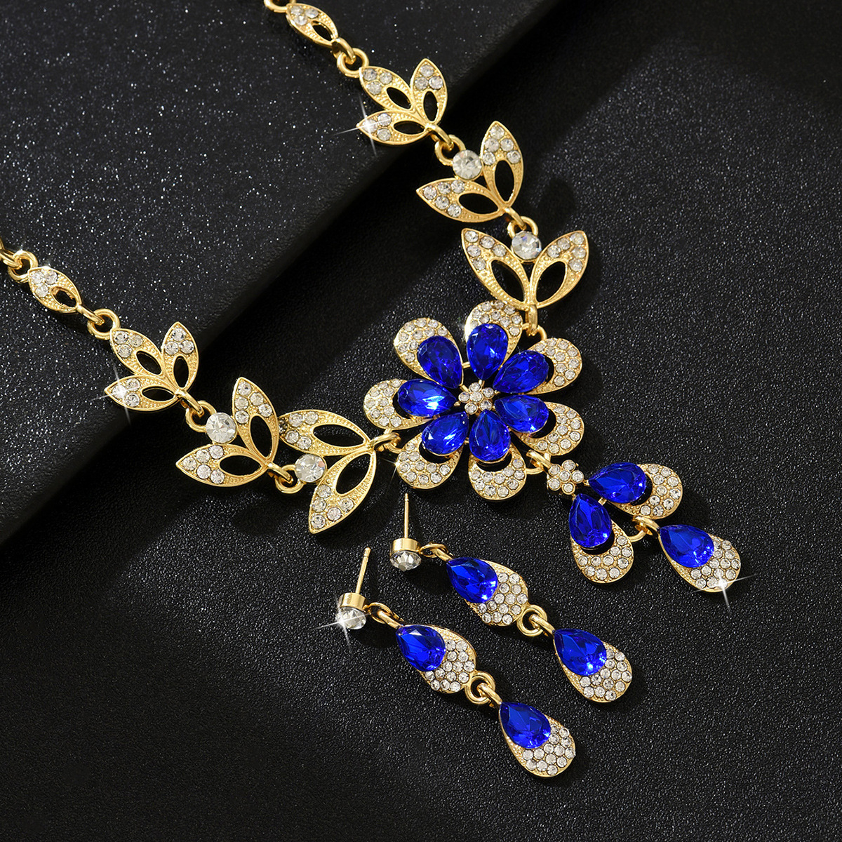 Womens Teardrop Floral Tassel Rhinestone Inlaid Jewelry Set,Necklace And Earrings Costume Accessories For Daily Banquet Party Wear