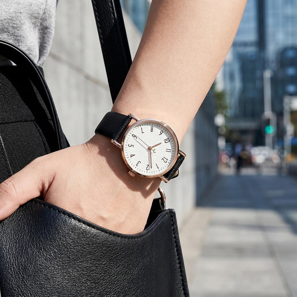Simple And Casual Lychee-pattern Leather Quartz Watch