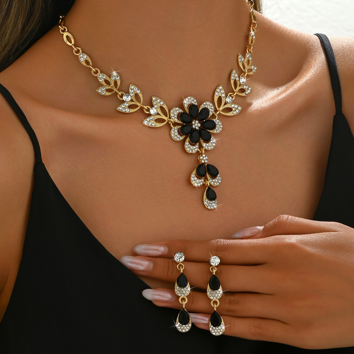 Womens Teardrop Floral Tassel Rhinestone Inlaid Jewelry Set,Necklace And Earrings Costume Accessories For Daily Banquet Party Wear