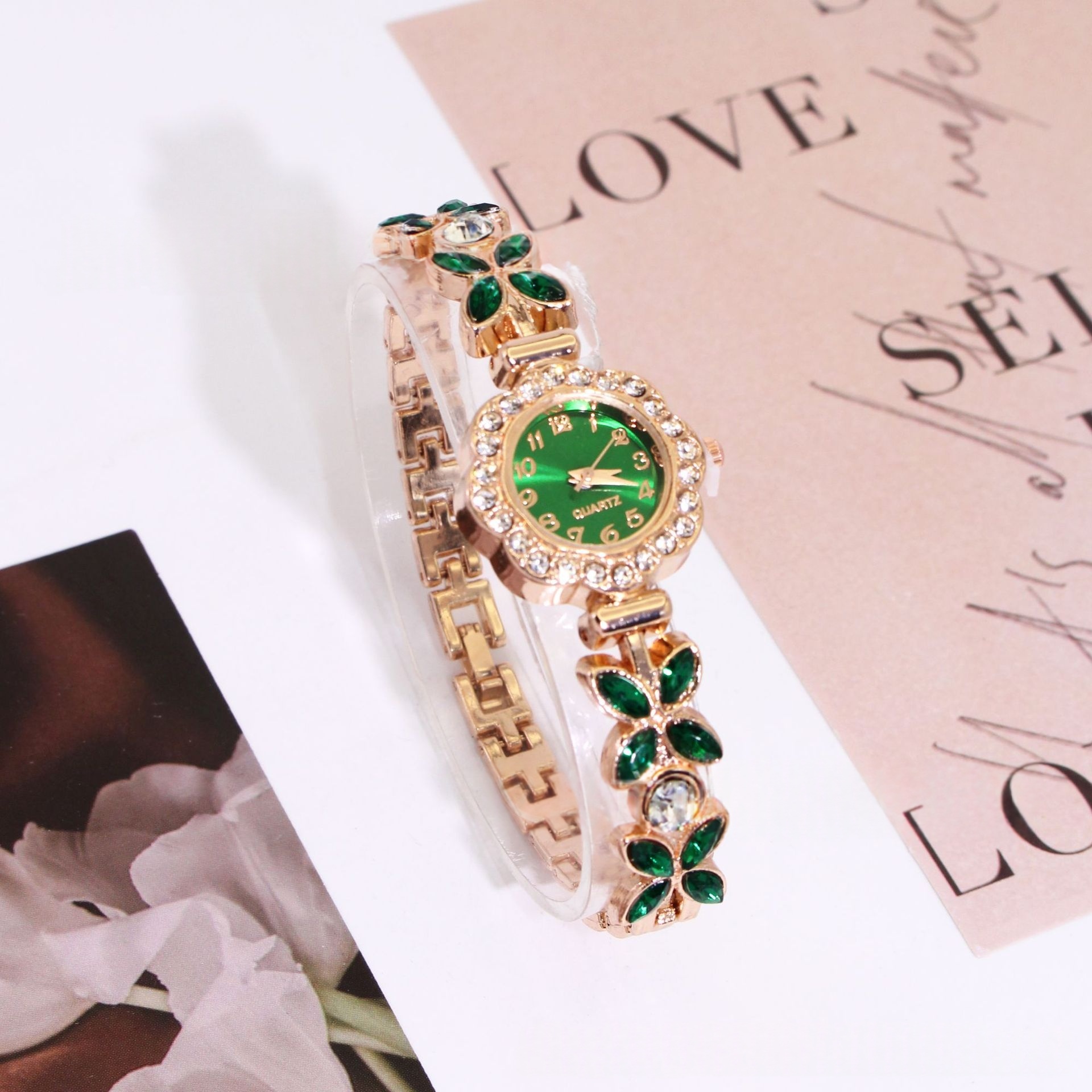 Fashion Color-Diamond Round Bracelet Watch