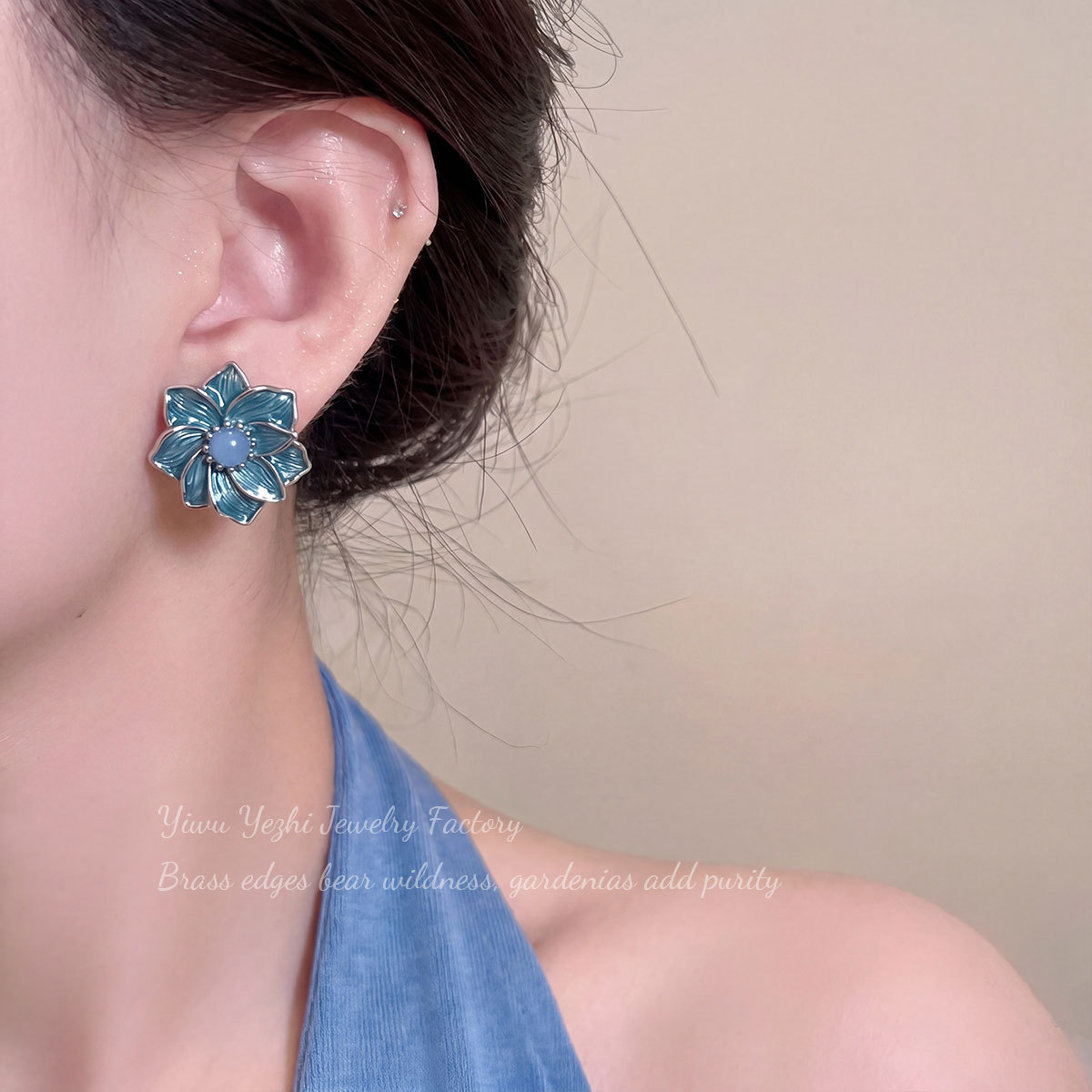 European And American Retro Blue Personalized Three-dimensional Flower Light Luxury Earrings With A High-end Feel, Inlaid With Natural Stones, Niche Stud Earrings