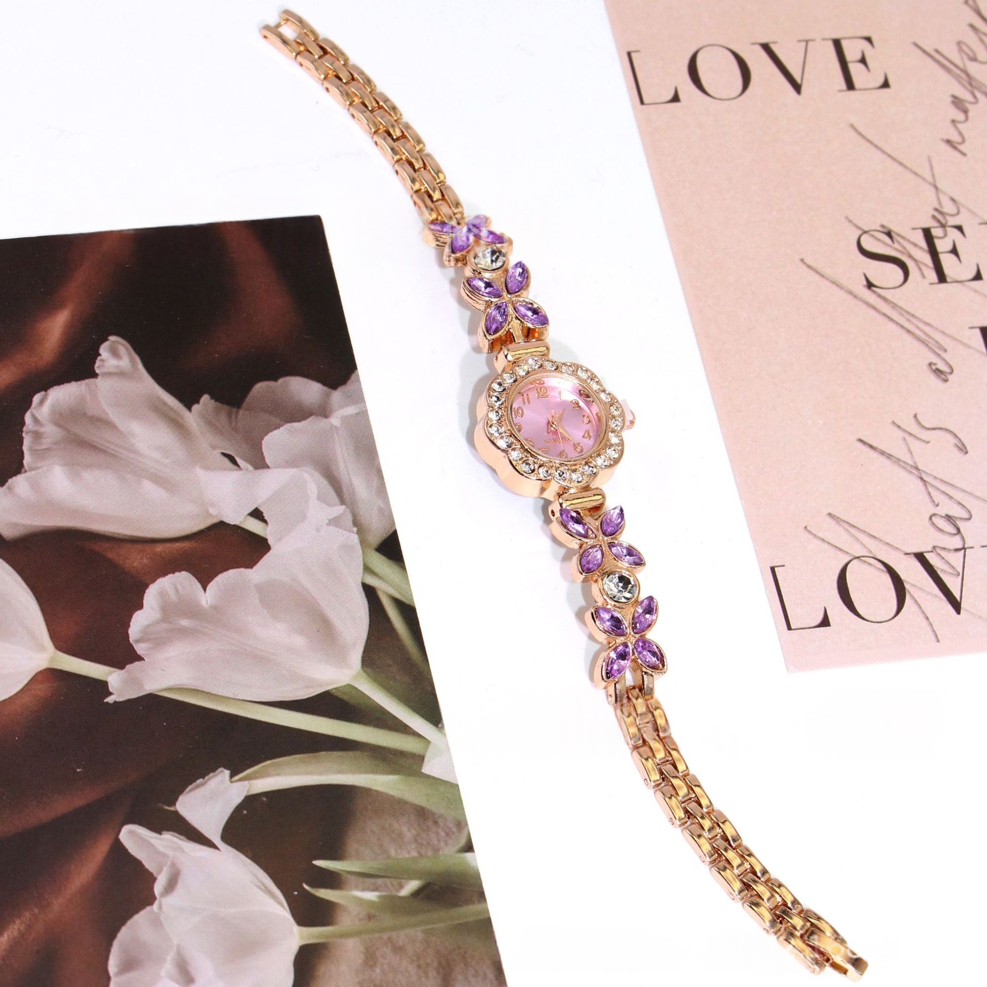 Fashion Color-Diamond Round Bracelet Watch