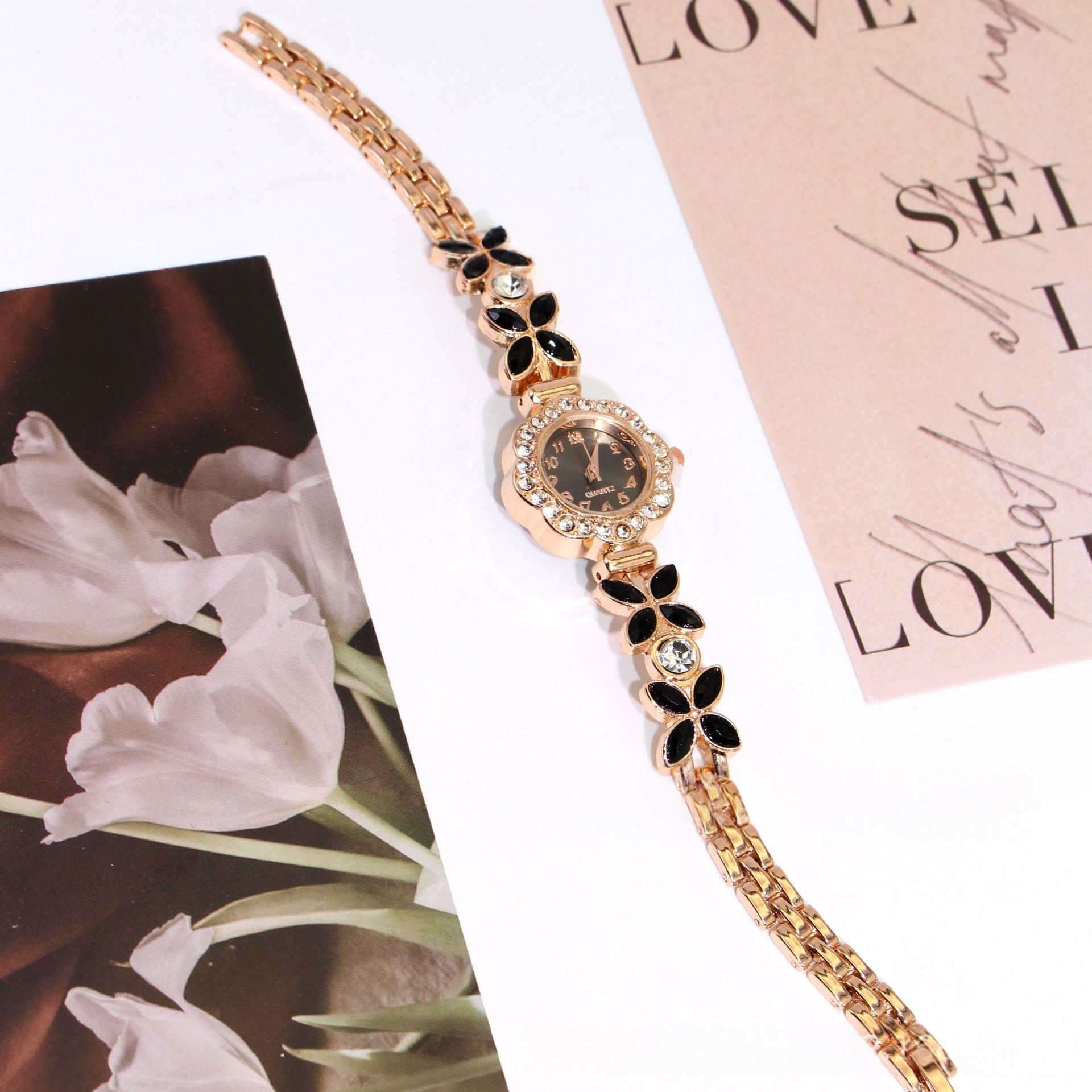 Fashion Color-Diamond Round Bracelet Watch