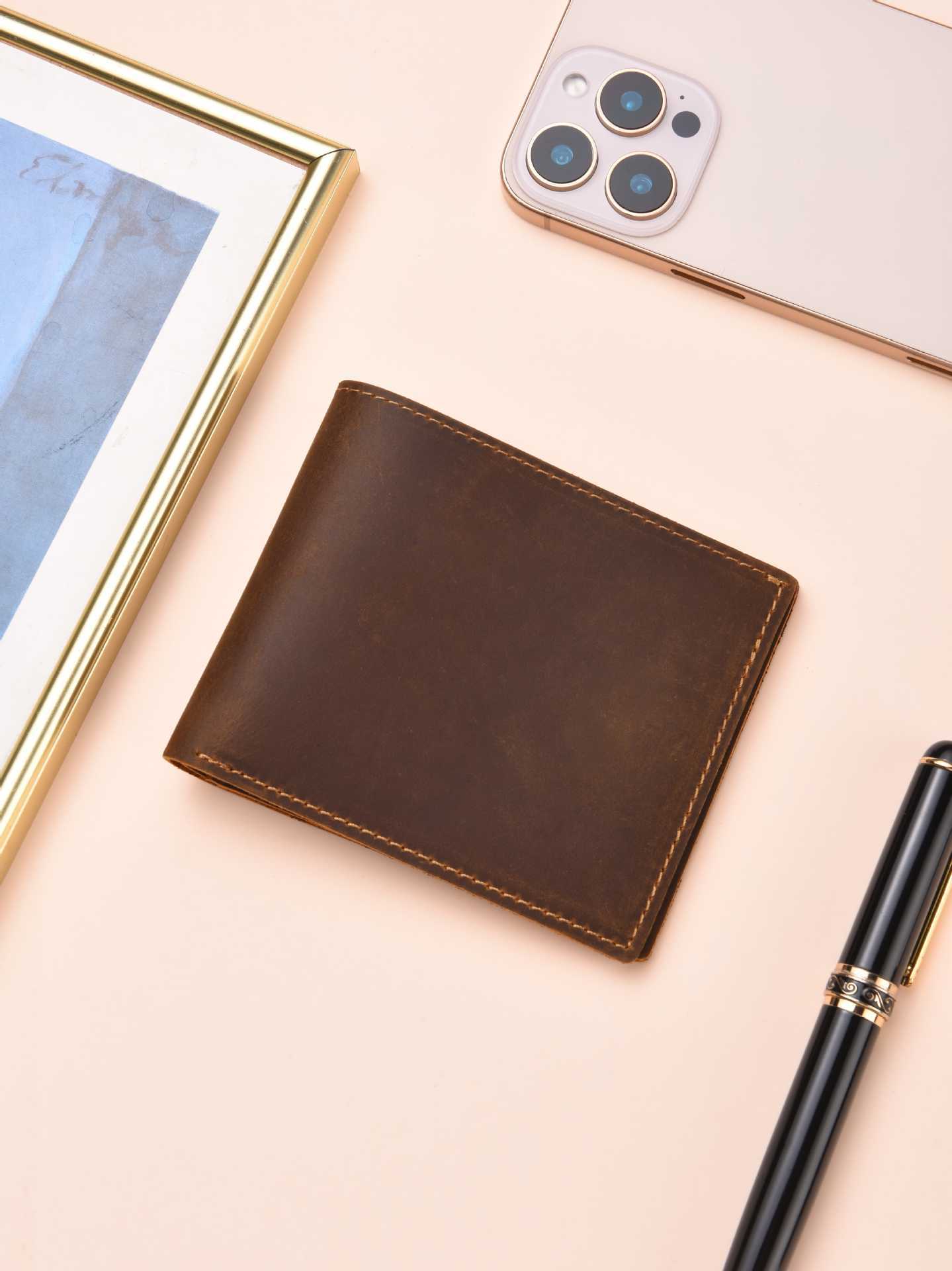 Men's Short Bi-fold Wallet Made From Full-grain Cowhide