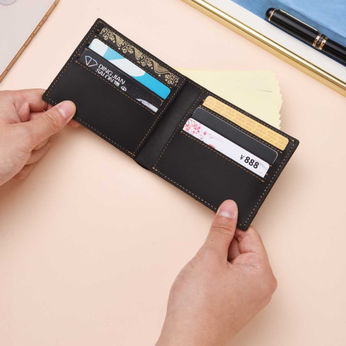 Men's Short Bi-fold Wallet Made From Full-grain Cowhide