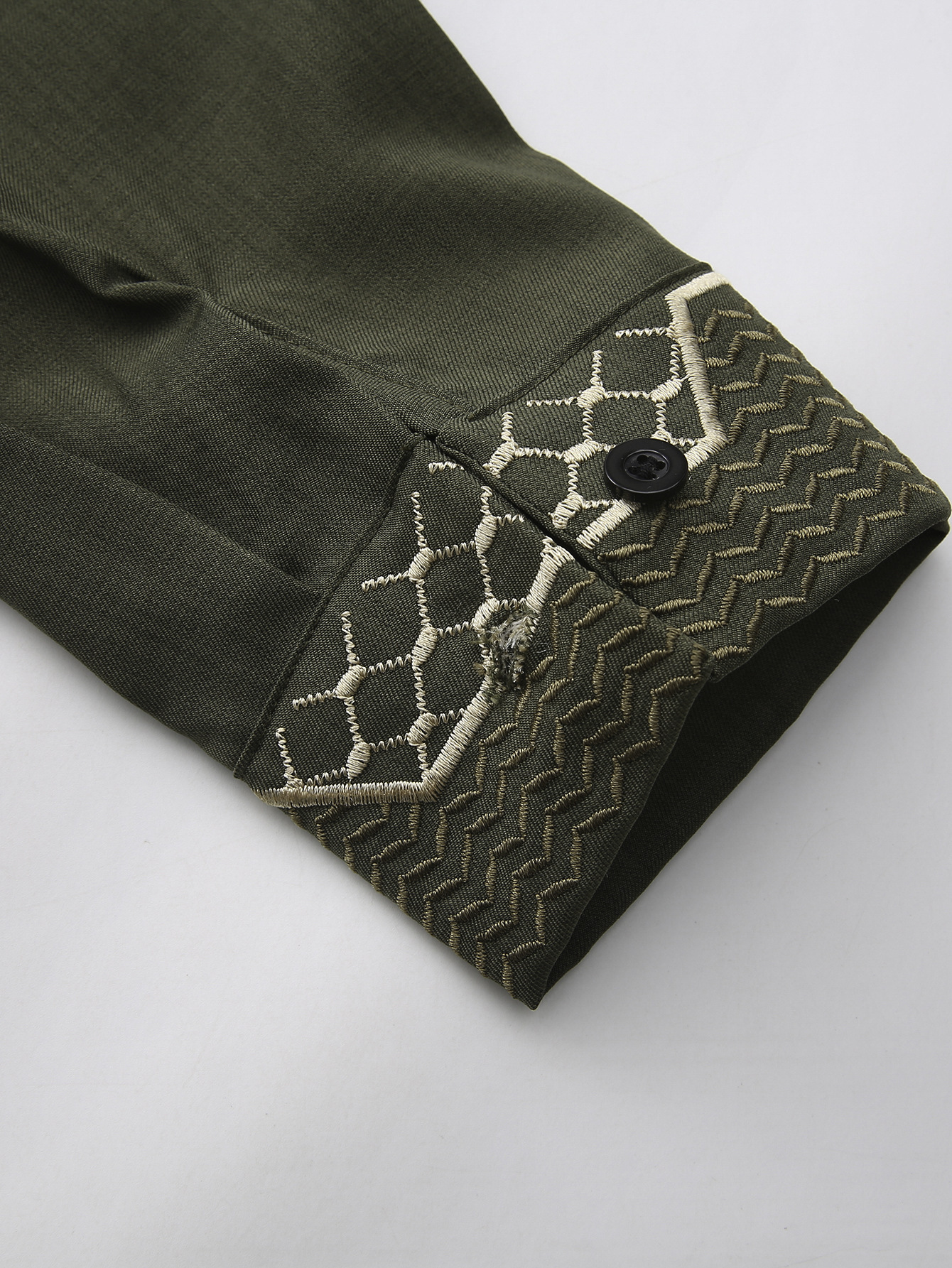 Elegant Loose-fitting Middle Eastern Mens Clothing With A Mandarin Collar
