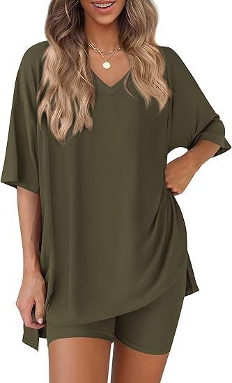 Comfortable And Stylish Womens Casual V-neck Loose-fit T-shirt And Elastic-waist Shorts Set For Home Wear